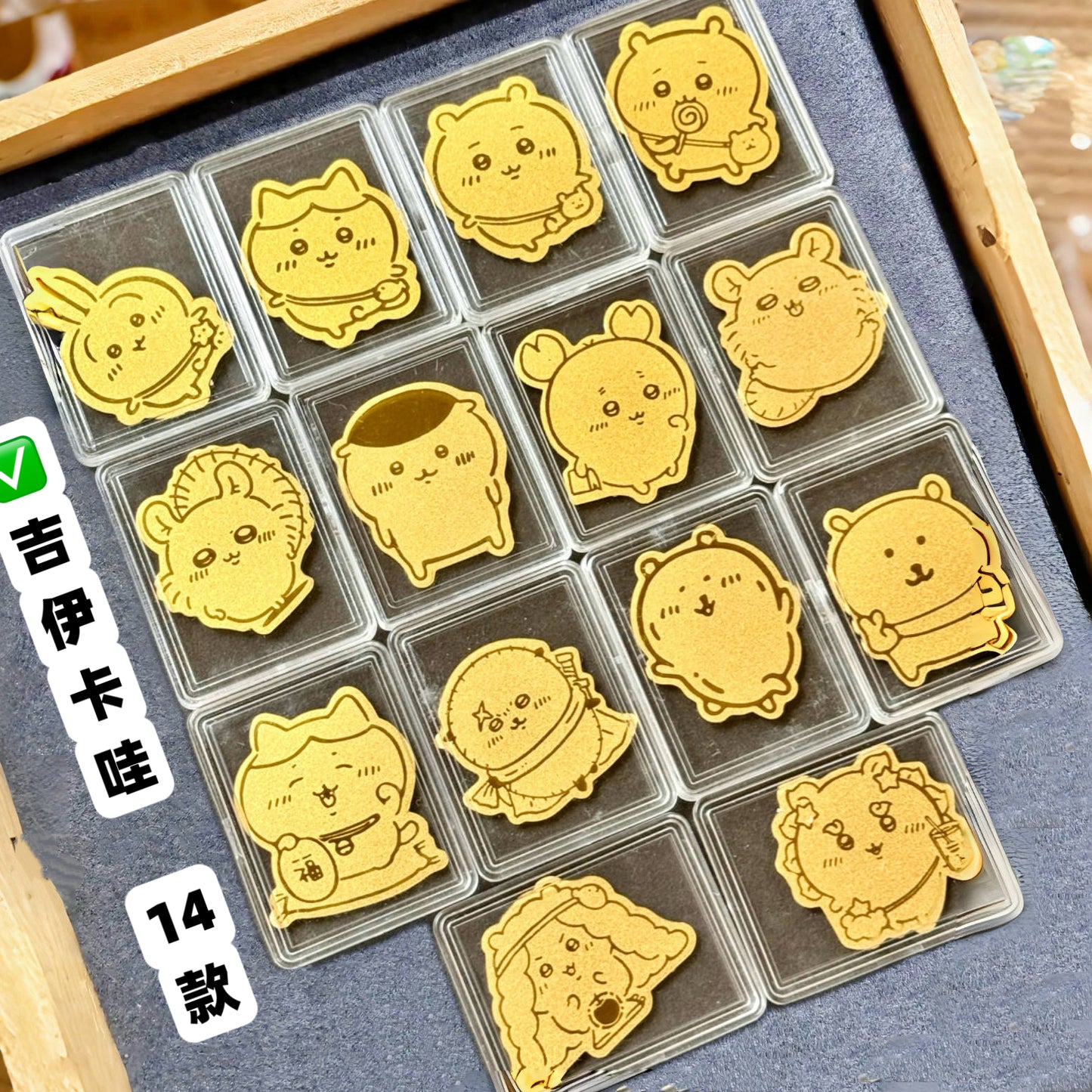 Golden mobile phone stickers travel to Usachi