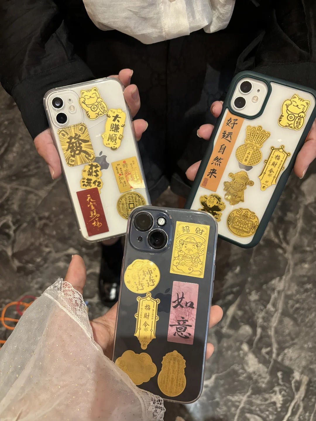 Gold phone stickers bring good luck