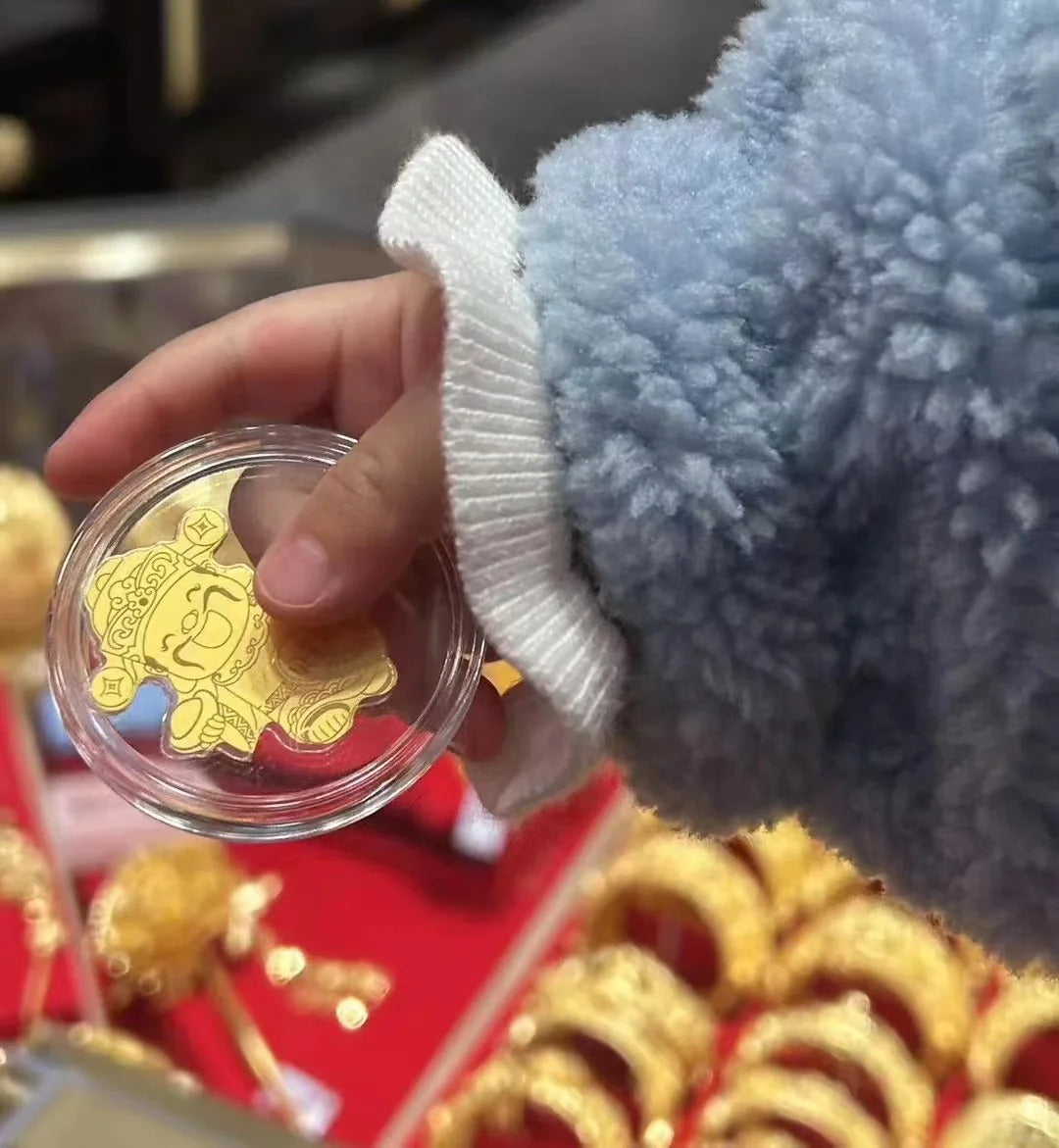 Gold phone stickers bring good luck