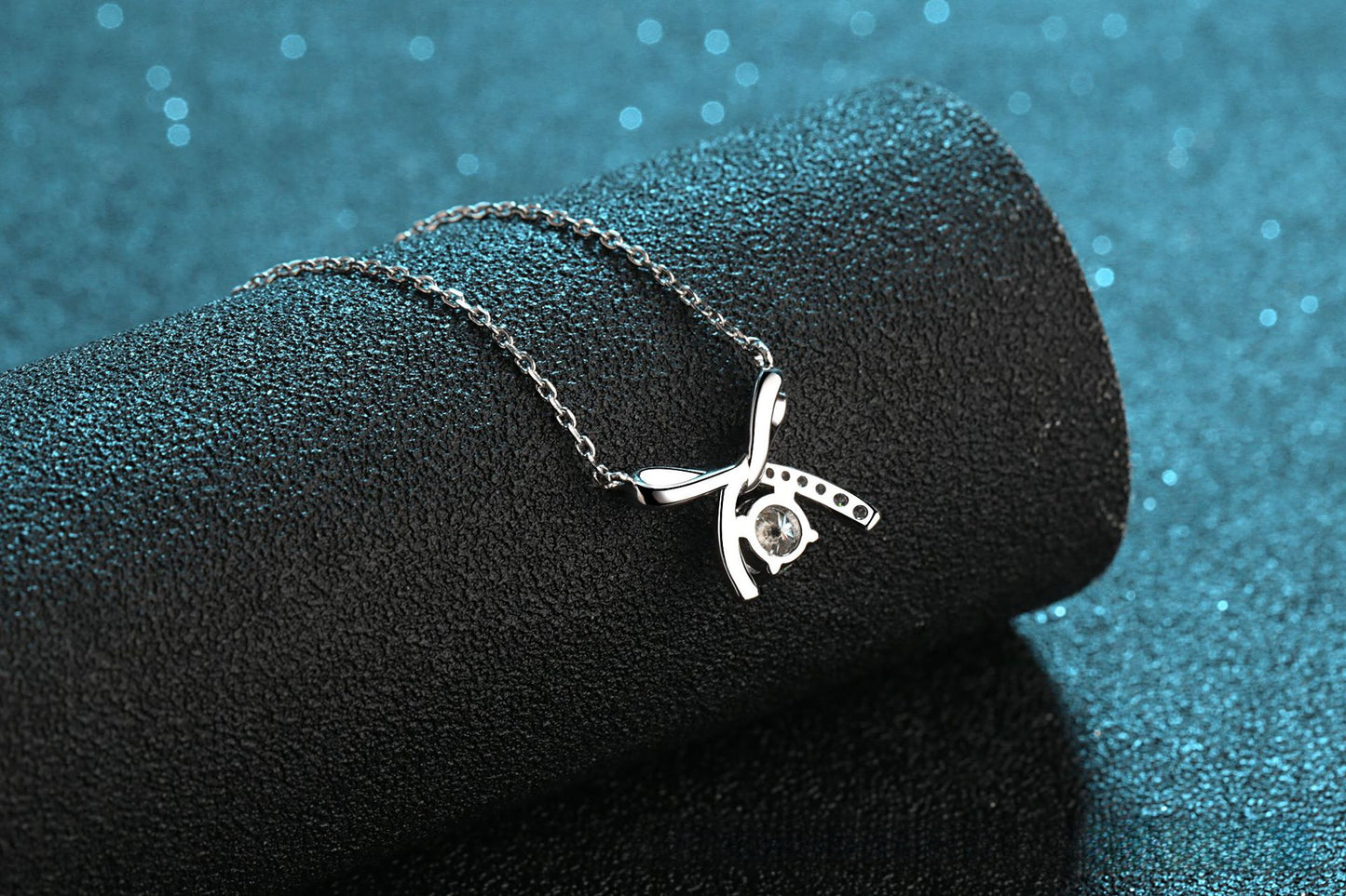 2020 New S925 Sterling Silver Necklace Four-Prong Women's 50 Carat Moissanite Bow Necklace Simulated Diamond Collarbone Chain