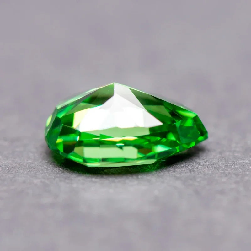Cubic Zirconia Pear Shape Green Color High Quality 4k Crushed Ice Cut Charm Stone for DIY Jewelry Making Necklace Main Materials