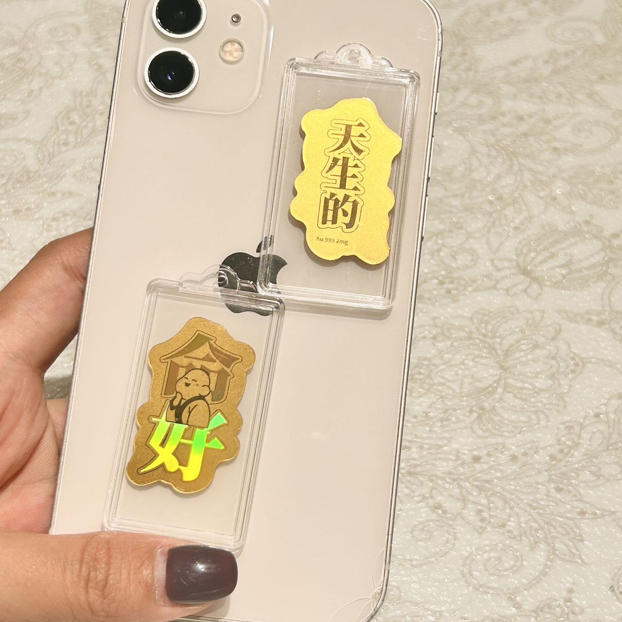 Gold mobile phone stickers are born with good luck