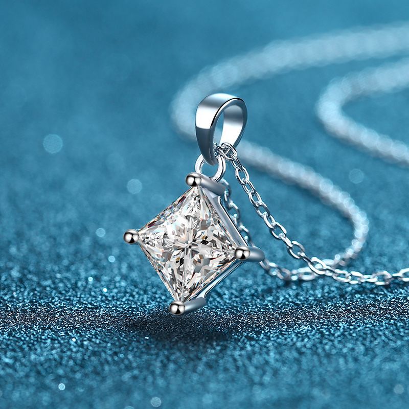 XDY925 Sterling Silver Simple Four-Prong Pendant 1 Carat 2 Carat Princess Cut Irregular Moissanite Necklace