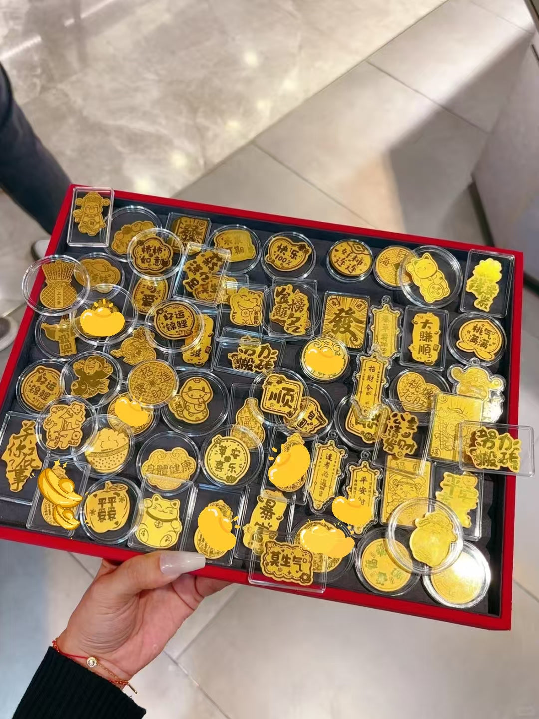 Gold phone stickers bring good luck