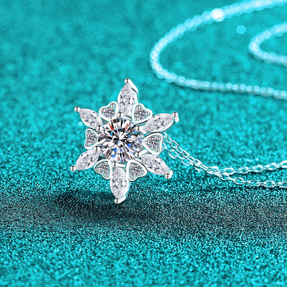 Xindeyi S925 Sterling Silver Moissanite Necklace for Women, Heart Hexagon Pendant, Exquisite and Personalized Fashion Trend Collarbone Chain