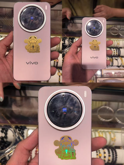 Gold phone stickers bring good luck