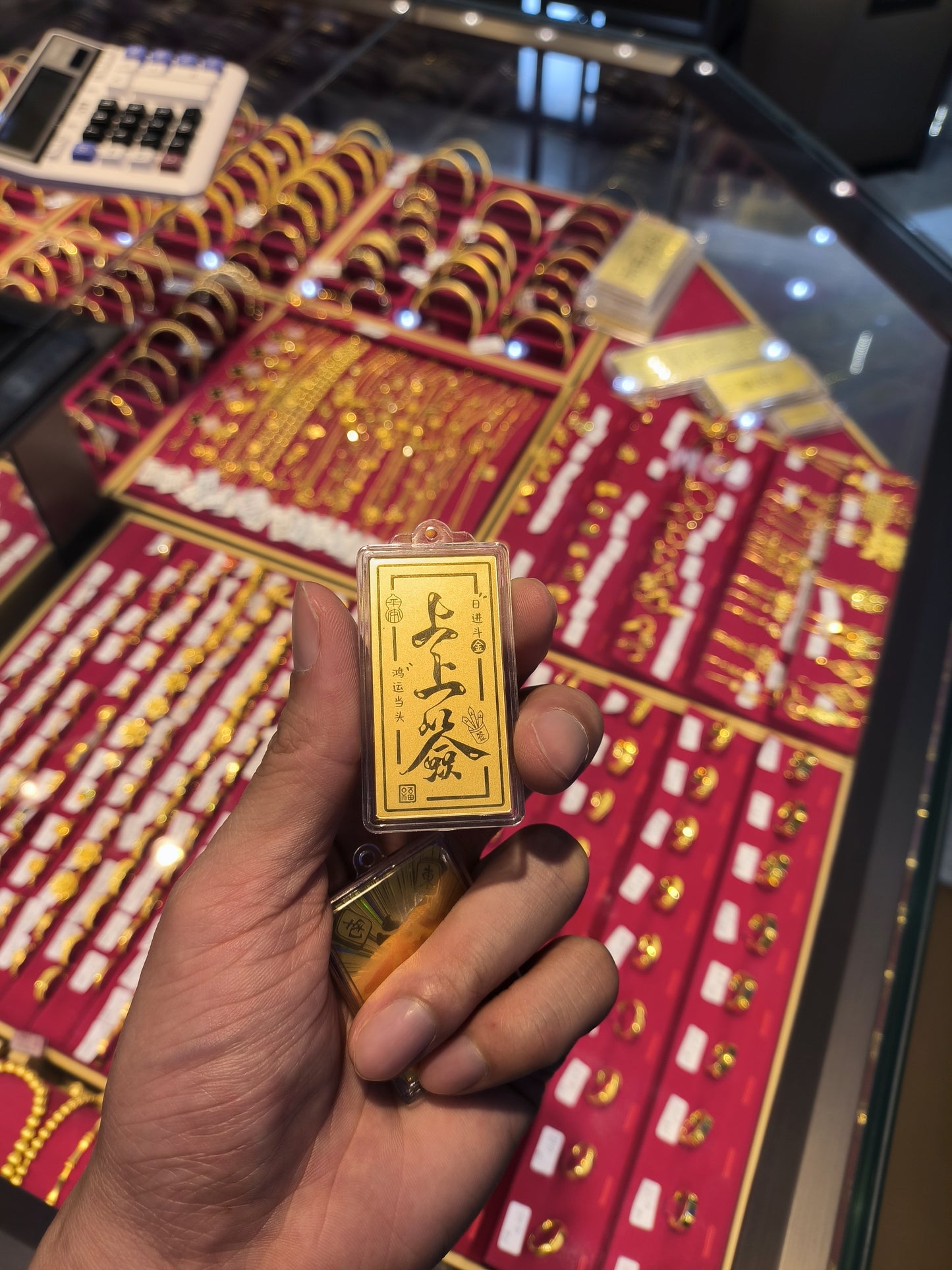 Gold phone stickers bring good luck