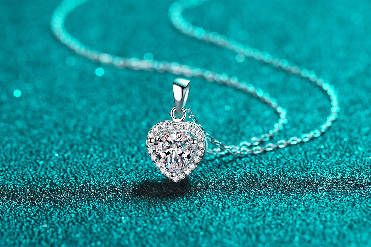 S925 Sterling Silver Heart Necklace for Women with Moissanite Cluster Clavicle Chain, PT950 Gold Plated Jewelry, Direct Supply from Manufacturer Wholesale