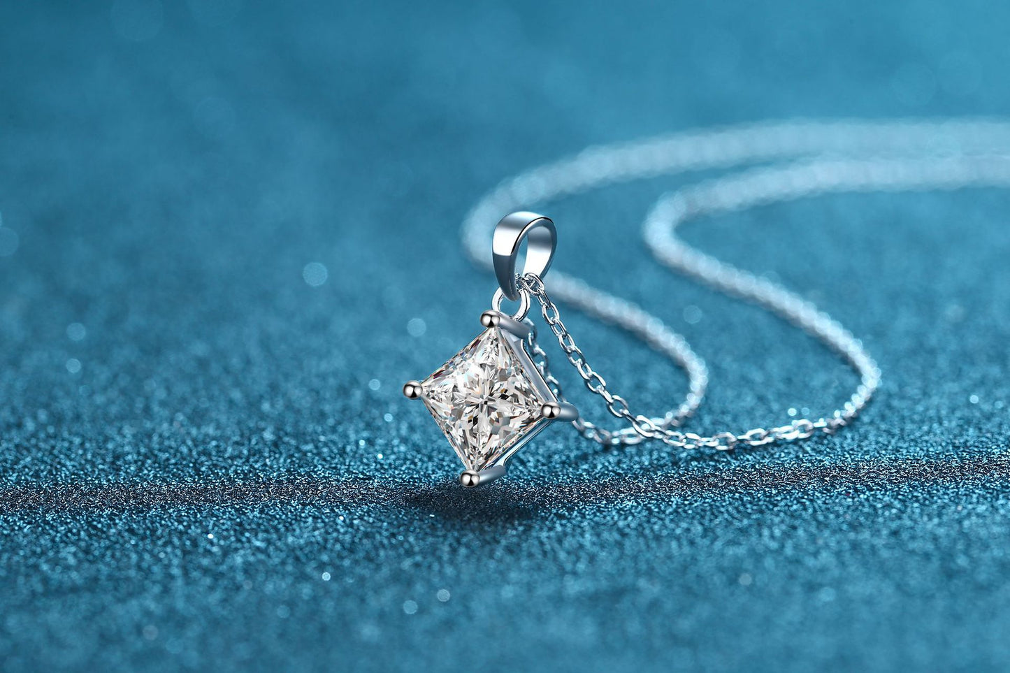 XDY925 Sterling Silver Simple Four-Prong Pendant 1 Carat 2 Carat Princess Cut Irregular Moissanite Necklace