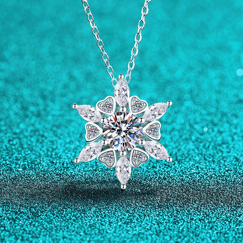 Xindeyi S925 Sterling Silver Moissanite Necklace for Women, Heart Hexagon Pendant, Exquisite and Personalized Fashion Trend Collarbone Chain