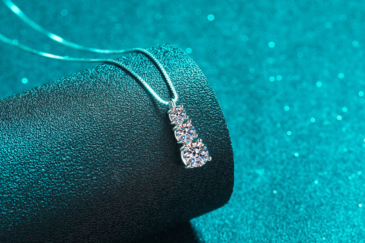 925 Sterling Silver Plated PT950 Gold Pendant Manufacturer In Stock Wholesale Moissanite Necklace Collarbone Chain