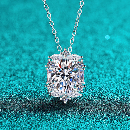 Xindeyi S925 Sterling Silver Moissanite Necklace for Women, Elegant and Luxurious, Exquisite and High-end Pendant, Fashionable and Versatile