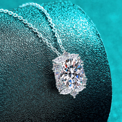 Xindeyi S925 Sterling Silver Moissanite Necklace for Women, Elegant and Luxurious, Exquisite and High-end Pendant, Fashionable and Versatile