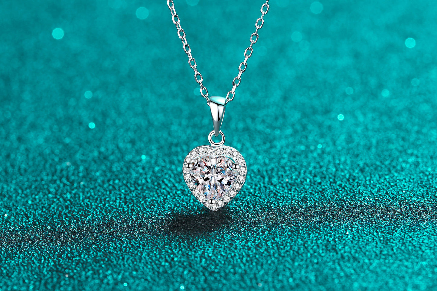 S925 Sterling Silver Heart Necklace for Women with Moissanite Cluster Clavicle Chain, PT950 Gold Plated Jewelry, Direct Supply from Manufacturer Wholesale