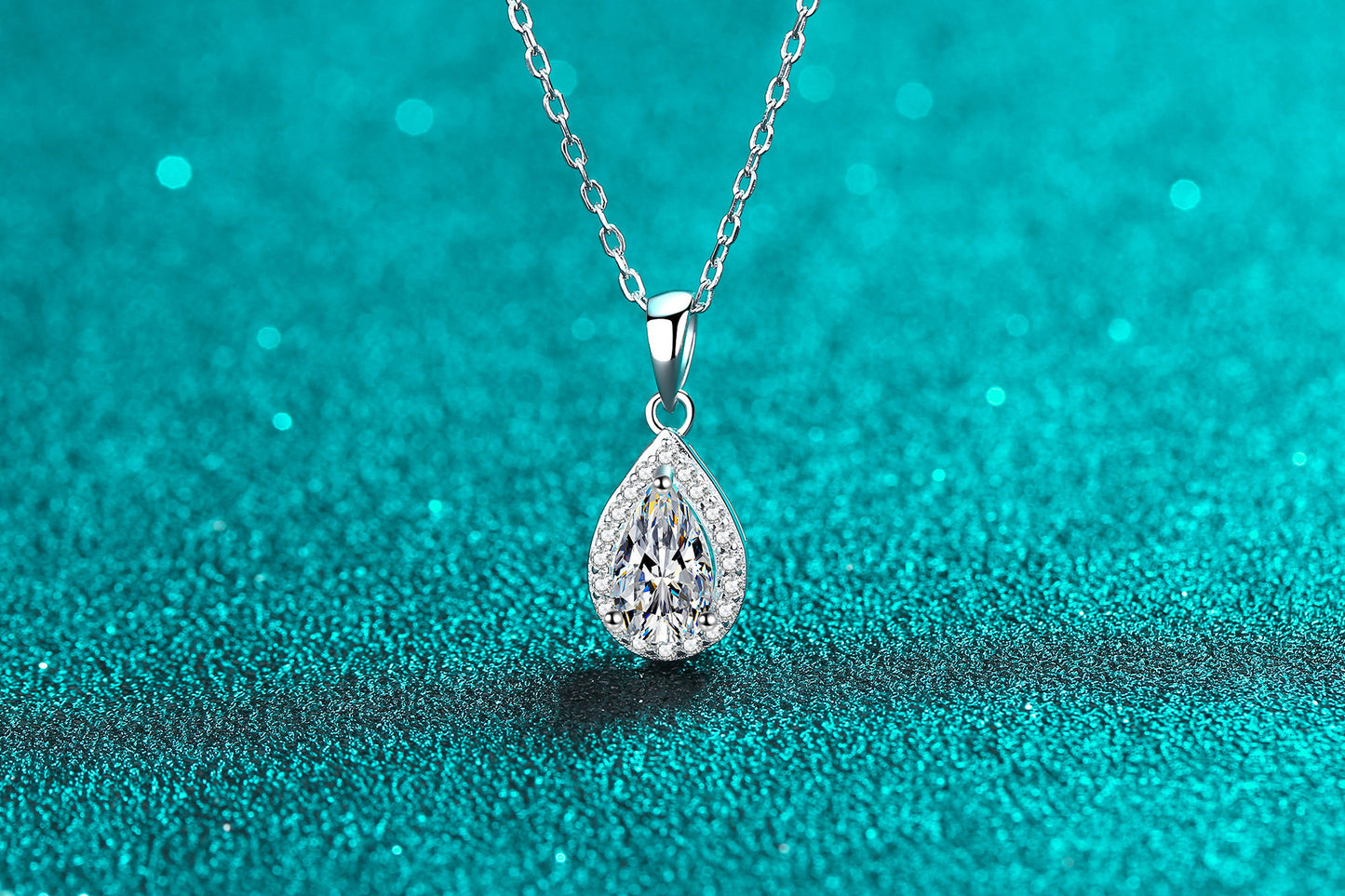 925 Sterling Silver Necklace for Women 5*8 Pear-shaped Moissanite Collarbone Chain Plated with PT950 Gold Cluster Inlay Neck Chain Manufacturer Wholesale