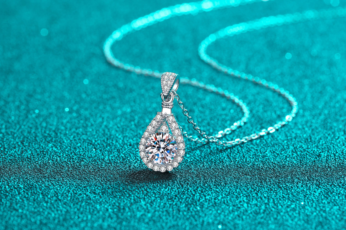 925 Sterling Silver Necklace for Women Moissanite Exquisite Collarbone Chain Plated with PT950 Gold Neck Chain Manufacturer In Stock Wholesale