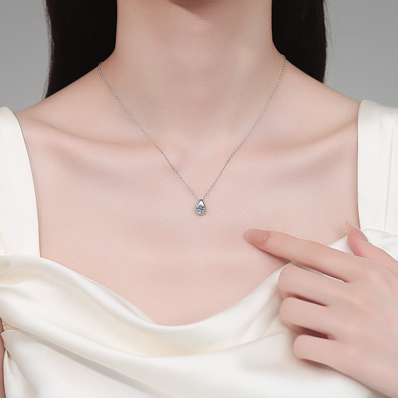 Xindeyi S925 Sterling Silver Moissanite Necklace for Women Water Drop Small Silver Bean Exquisite Pendant High-end Simple Versatile