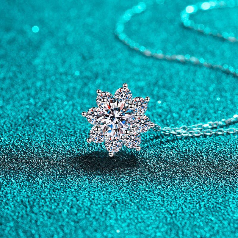 925 Sterling Silver Necklace for Women Sunflower Moissanite Collarbone Chain Plated with PT950 Gold Neck Chain Manufacturer In Stock Wholesale