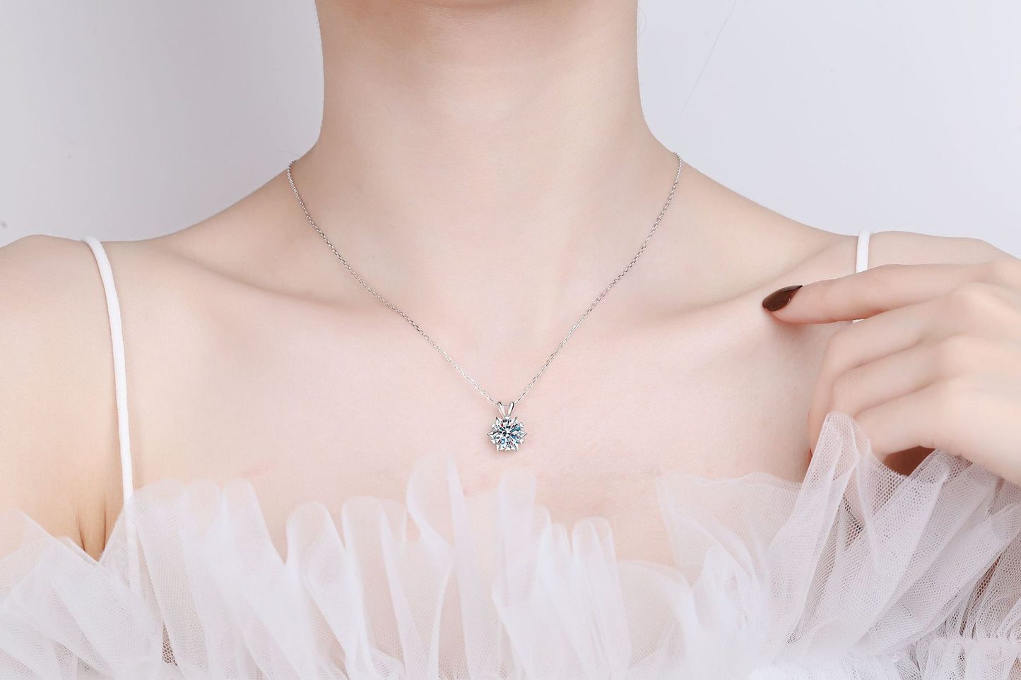 Heart-Shaped Six-Claw S925 Silver Necklace for Women, Hexagram Moissanite Diamond Necklace, Simulated Diamond Jewelry, One Piece Dropshipping