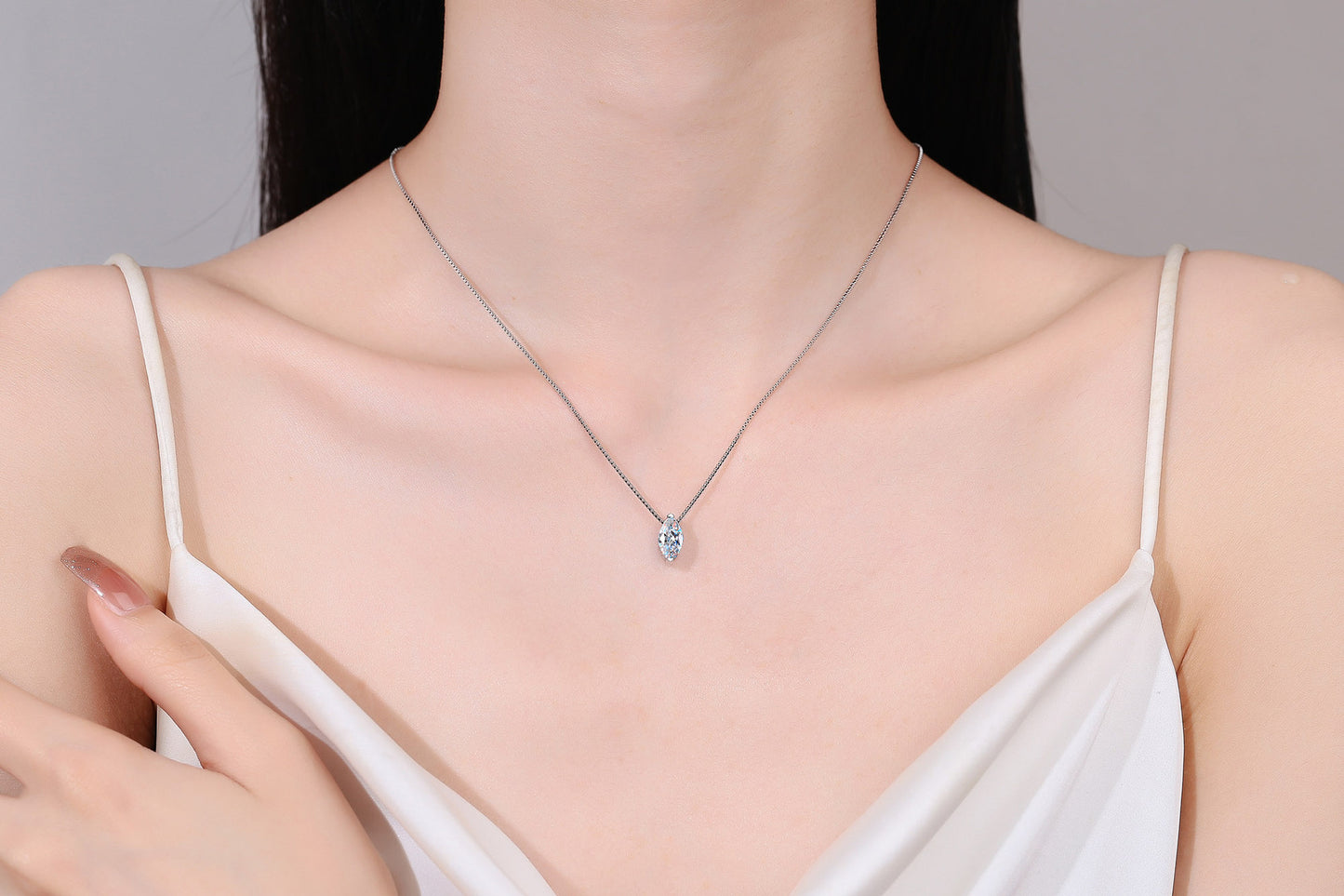 S925 Silver Women's Water Drop Simple Elegant Collarbone Chain Daily Commute Versatile Style Horse Eye Moissanite Necklace