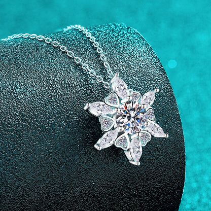 Xindeyi S925 Sterling Silver Moissanite Necklace for Women, Heart Hexagon Pendant, Exquisite and Personalized Fashion Trend Collarbone Chain