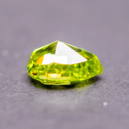 Cubic ZirconiaPear Shape Apple Green Color 5A Grade Quality Grade 4k Crushed Ice Cut DIY Ring Necklace Earrings Main Materials