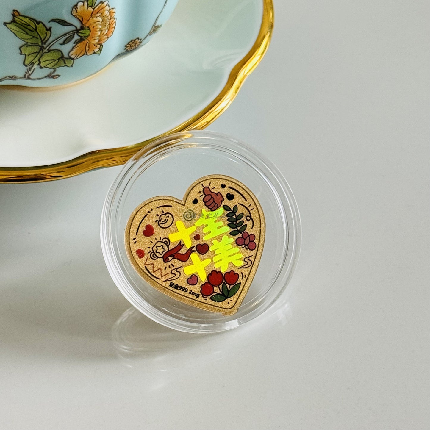 Gold color mobile phone stickers are expected to have a bright future