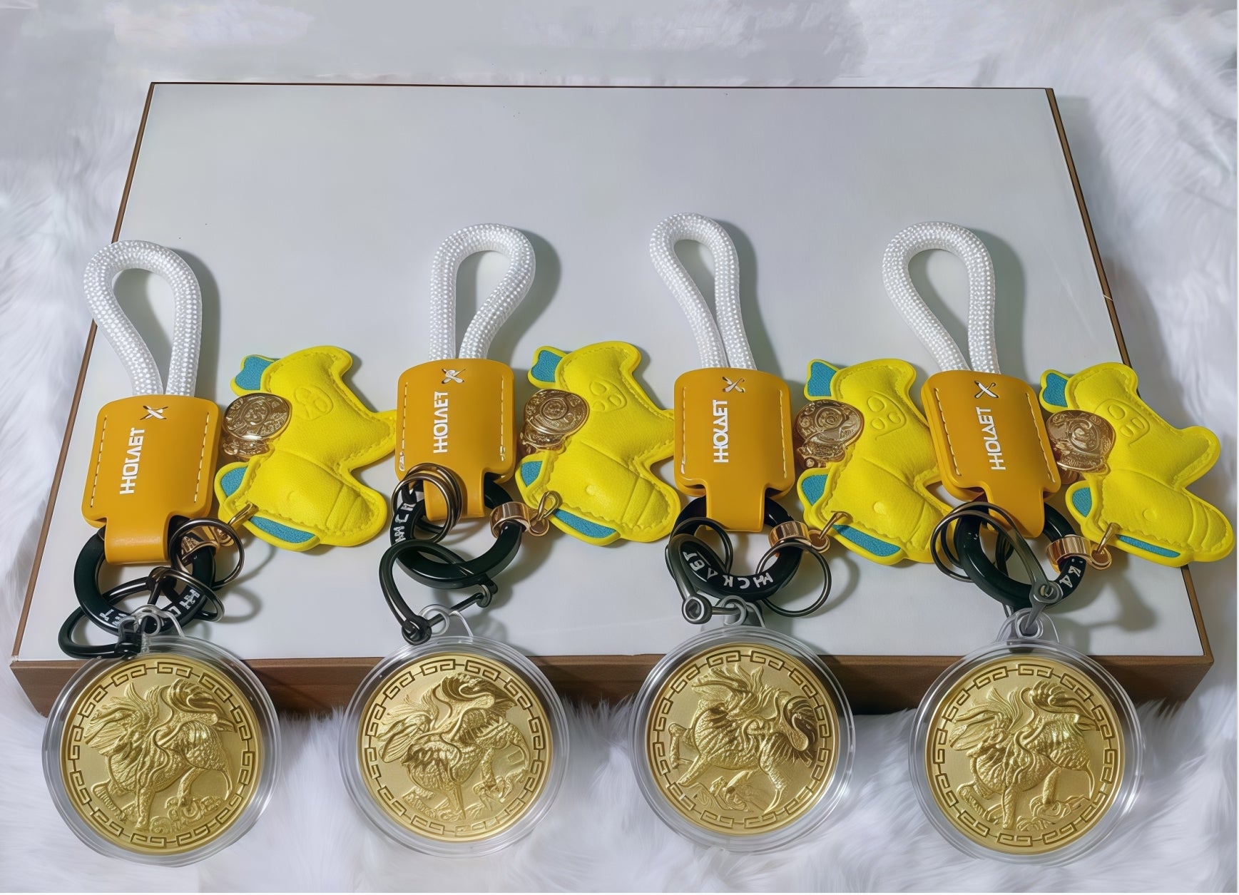 Pixiu version gold keychain (20mg pure gold) + yellow string + gift box and bag