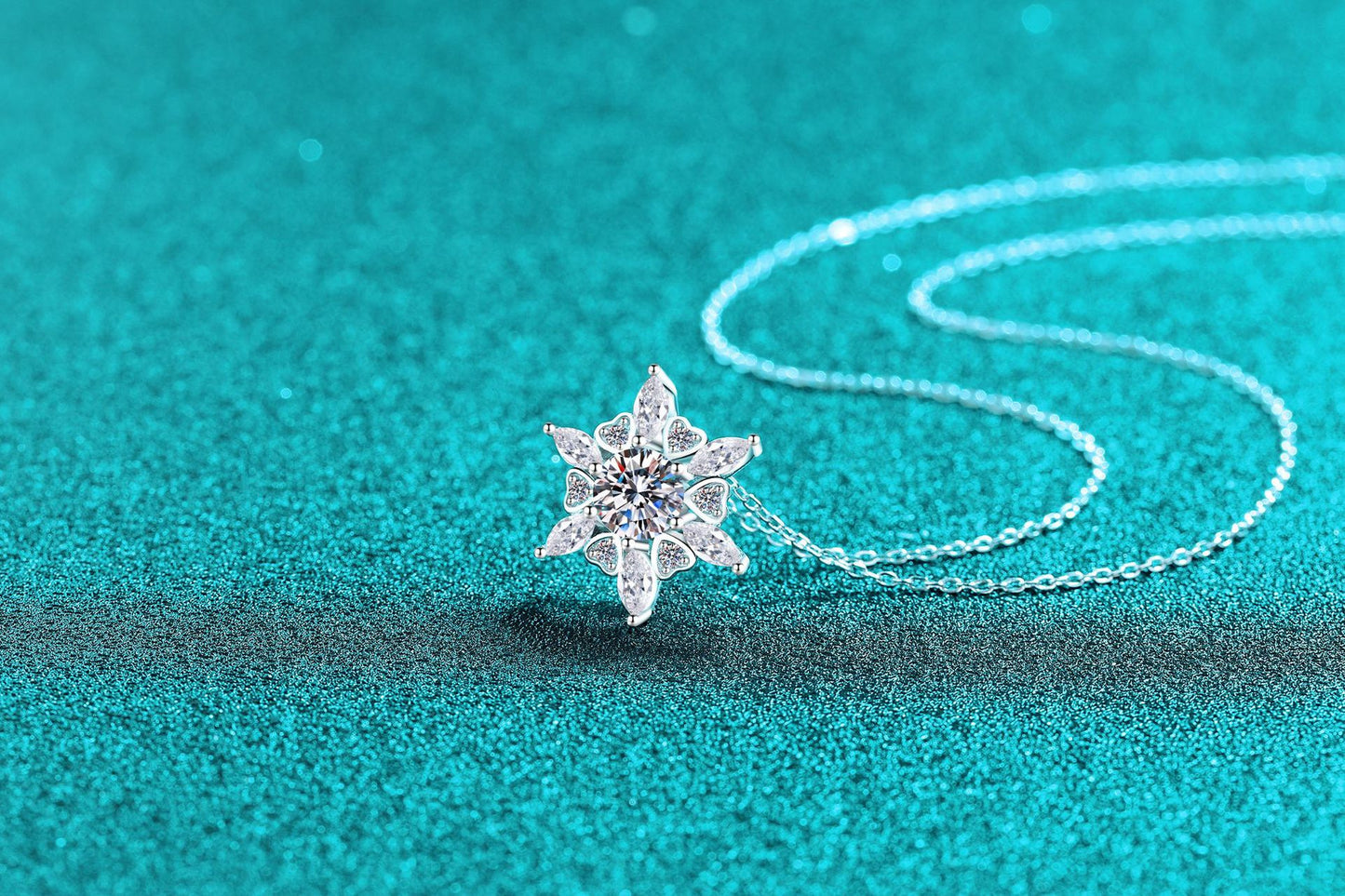 Xindeyi S925 Sterling Silver Moissanite Necklace for Women, Heart Hexagon Pendant, Exquisite and Personalized Fashion Trend Collarbone Chain