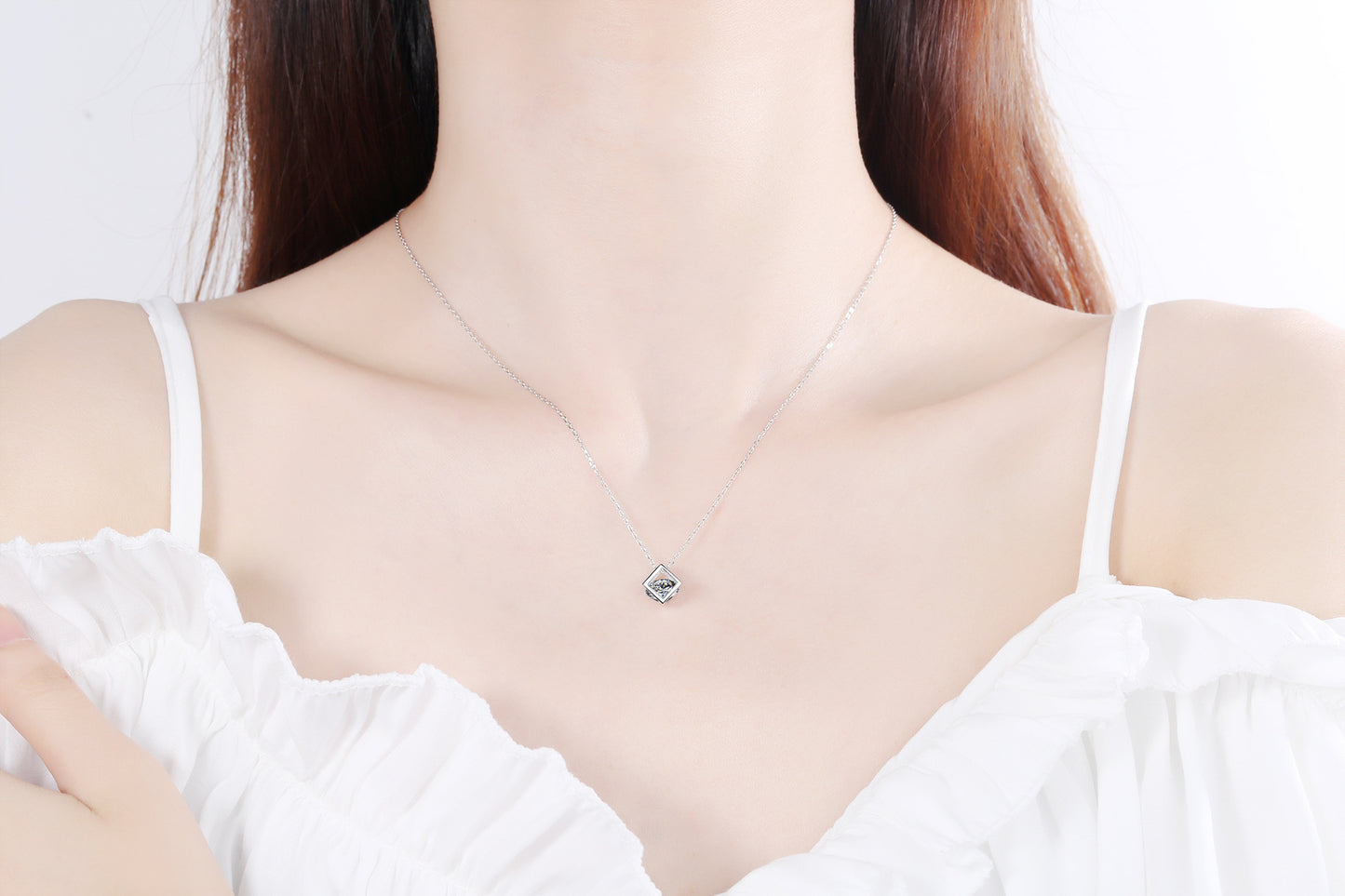 Moissanite Diamond Necklace S925 Silver Plated PT950 Gold Necklace Square Pendant Direct Supply from Manufacturer Live Hot-Selling Model
