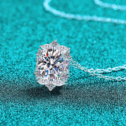 Xindeyi S925 Sterling Silver Moissanite Necklace for Women, Elegant and Luxurious, Exquisite and High-end Pendant, Fashionable and Versatile