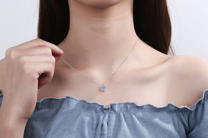 Classic Bull Head Pendant 925 Sterling Silver Plated PT950 Gold Live Simple Style 1 Carat Moissanite Necklace Pendant for Women