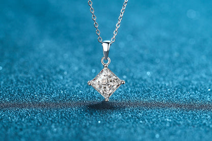 XDY925 Sterling Silver Simple Four-Prong Pendant 1 Carat 2 Carat Princess Cut Irregular Moissanite Necklace