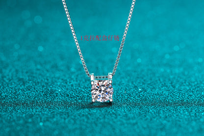 Classic Bull Head Pendant 925 Sterling Silver Plated PT950 Gold Live Simple Style 1 Carat Moissanite Necklace Pendant for Women