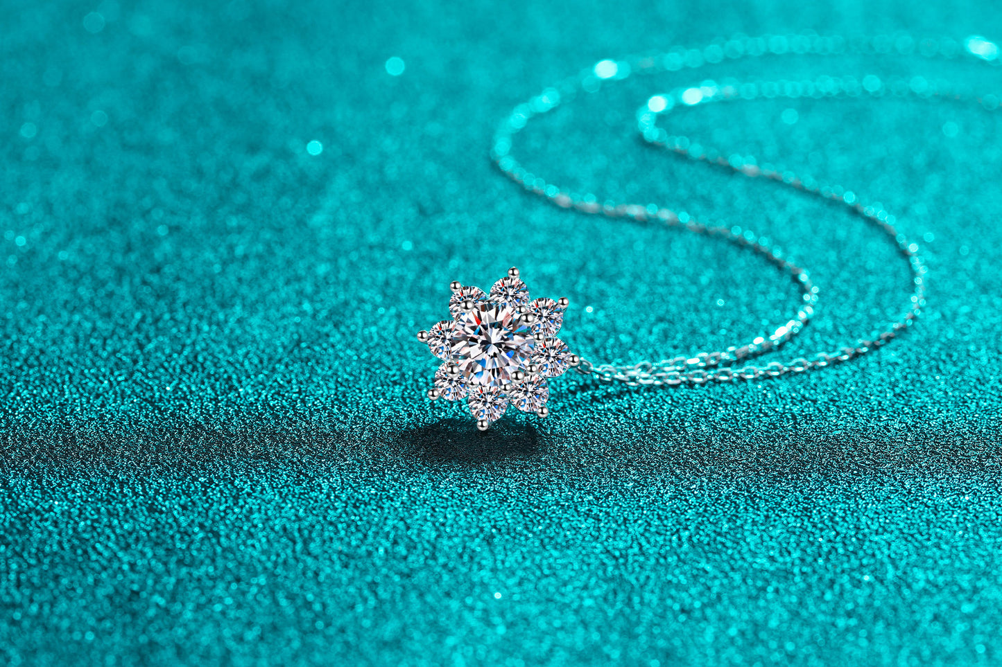 925 Sterling Silver Necklace for Women Sunflower Moissanite Collarbone Chain Plated with PT950 Gold Neck Chain Manufacturer In Stock Wholesale