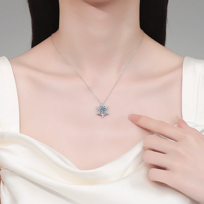 Xindeyi S925 Sterling Silver Moissanite Necklace for Women, Heart Hexagon Pendant, Exquisite and Personalized Fashion Trend Collarbone Chain