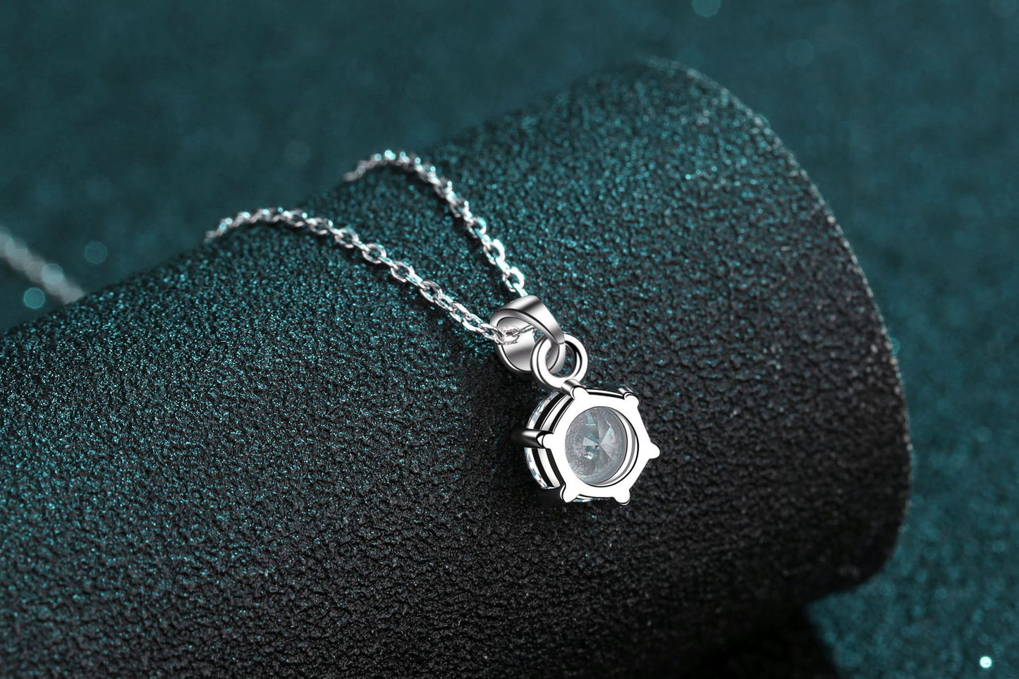 925 Sterling Silver Necklace for Women 1 Carat Moissanite Six-Prong Pendant Necklace Simulated Diamond Collarbone Chain Direct Supply from Manufacturer